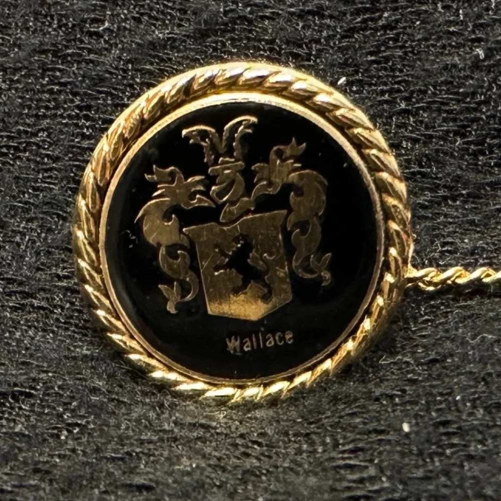 Vintage‎ Wallace Heraldic Crest Tie Tack Gold Tone Black Enamel Chain Pin
